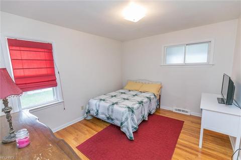 6311 Charles Ave, Parma, OH 44129 photo 12