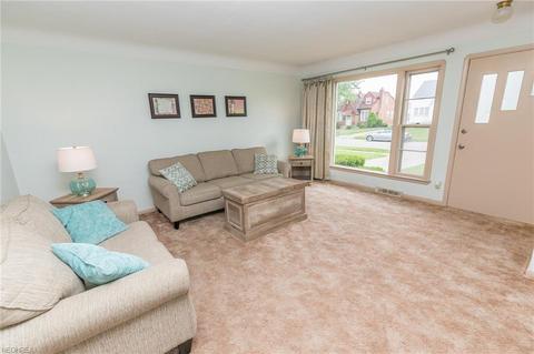 6311 Charles Ave, Parma, OH 44129 photo 4