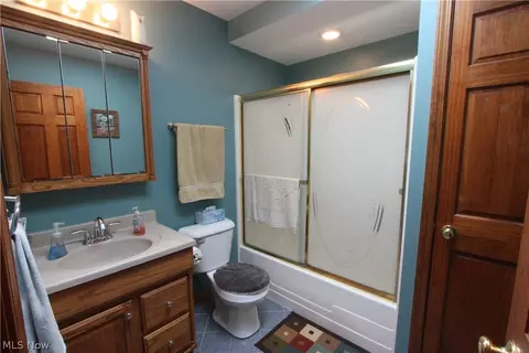 397 Hickory Run, Lagrange, OH 44050 photo 11