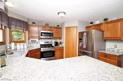 3701 Strawberry Hl, Rootstown, OH 44272 photo 7