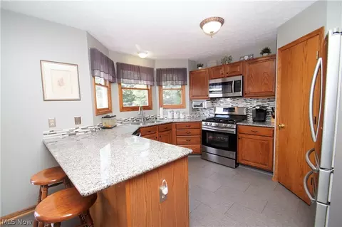 3701 Strawberry Hl, Rootstown, OH 44272 photo 6