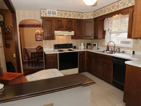 140 Poplar Ave NW, Canton, OH 44708 photo 5