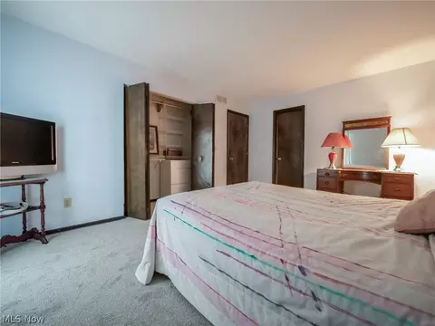 915 Howard St, Elyria, OH 44035 photo 24