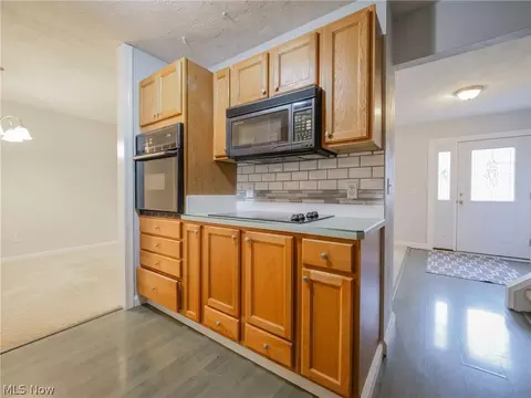 915 Howard St, Elyria, OH 44035 photo 14