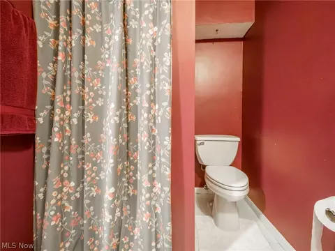915 Howard St, Elyria, OH 44035 photo 21