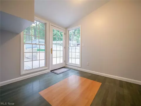 915 Howard St, Elyria, OH 44035 photo 13