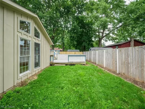 915 Howard St, Elyria, OH 44035 photo 26