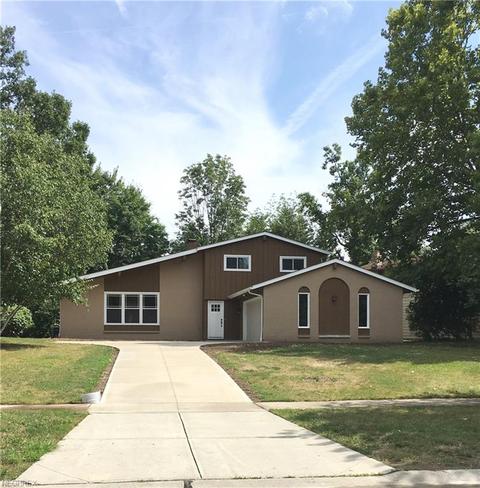 32990 Cromwell Dr, Solon, OH 44139 photo 1