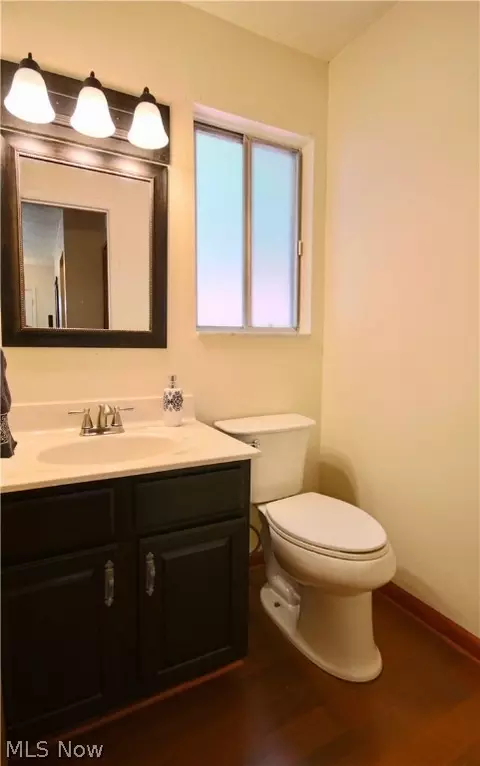 9406 Munich Dr, Parma, OH 44130 photo 12