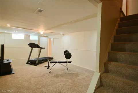 9406 Munich Dr, Parma, OH 44130 photo 25