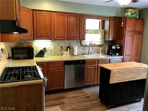 202 50th St SE, Canton, OH 44707 photo 8