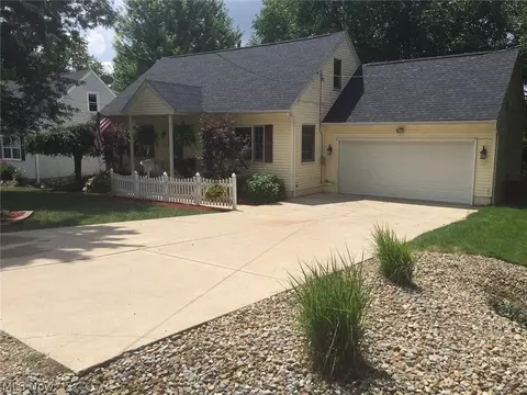 147 Hunter Ave, Munroe Falls, OH 44262 photo 1