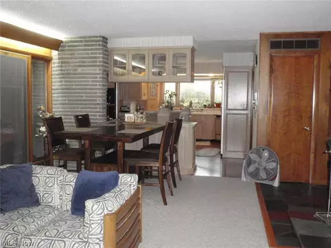 788 Washington Ave, Elyria, OH 44035 photo 6