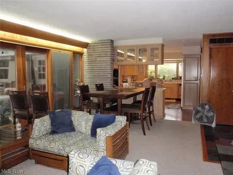 788 Washington Ave, Elyria, OH 44035 photo 5