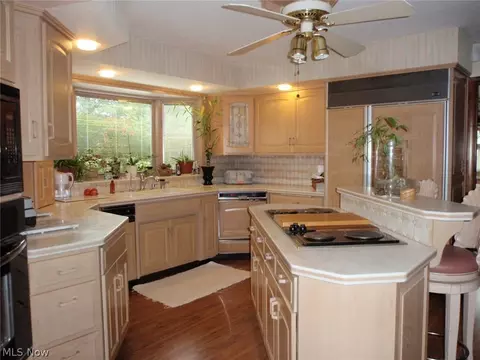 788 Washington Ave, Elyria, OH 44035 photo 10