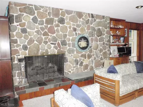 788 Washington Ave, Elyria, OH 44035 photo 4