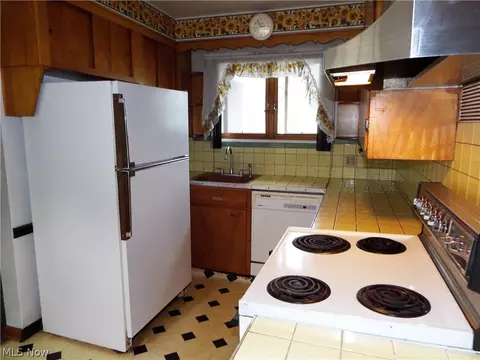 1534 Broad Ave NW, Canton, OH 44708 photo 12