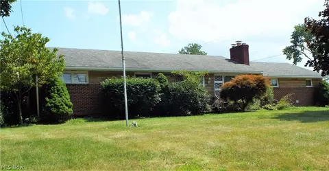1534 Broad Ave NW, Canton, OH 44708 photo 2