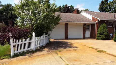 1534 Broad Ave NW, Canton, OH 44708 photo 5