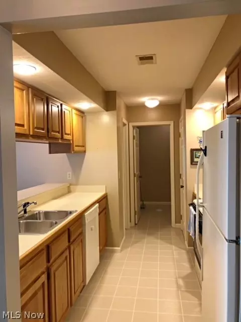 1015 Brittany Dr, Huron, OH 44839 photo 4