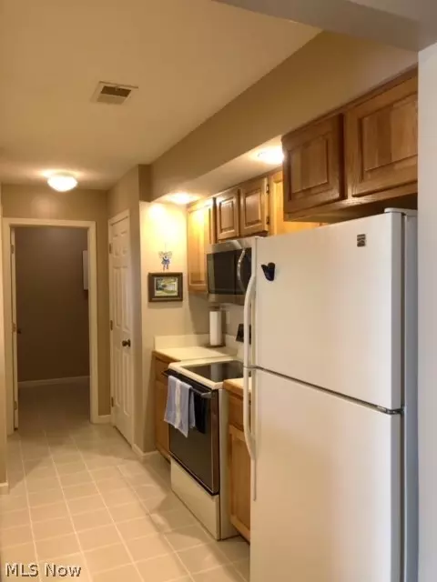 1015 Brittany Dr, Huron, OH 44839 photo 5