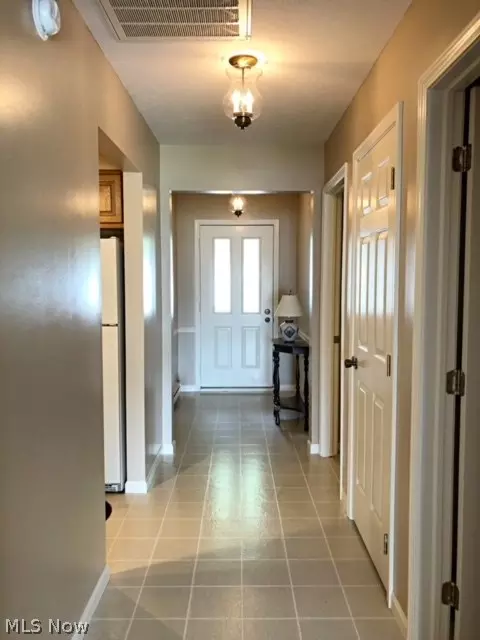 1015 Brittany Dr, Huron, OH 44839 photo 2