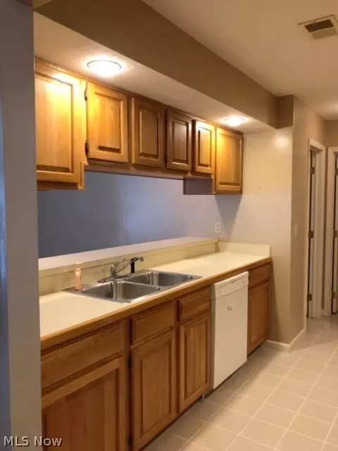 1015 Brittany Dr, Huron, OH 44839 photo 3