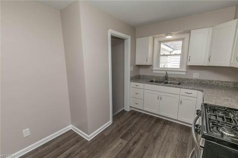 6620 Hillside Rd, Independence, OH 44131 photo 8