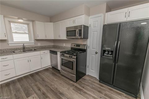 6620 Hillside Rd, Independence, OH 44131 photo 6