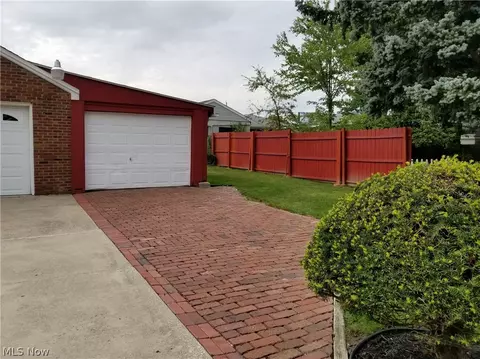 958 Iredell St, Akron, OH 44310 photo 28