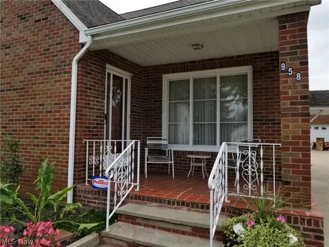 958 Iredell St, Akron, OH 44310 photo 32