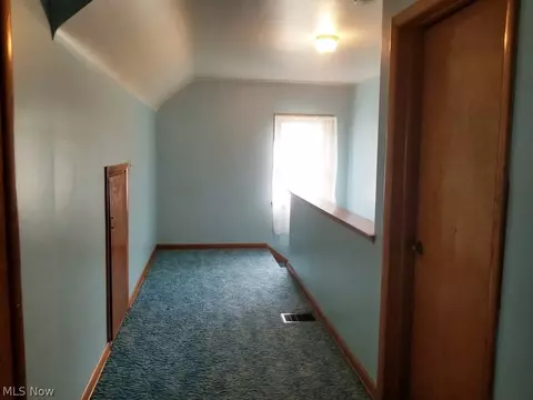 958 Iredell St, Akron, OH 44310 photo 11