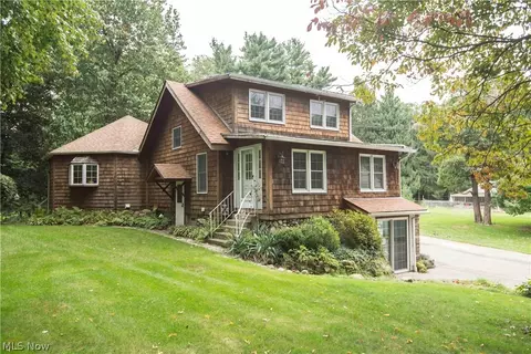 2005 Maple Rd, Stow, OH 44224 photo 4