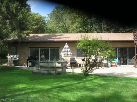 8930 Brookside Rd, Independence, OH 44131 photo 2
