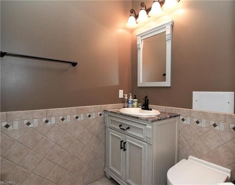 3799 Meadowvale Dr, Akron, OH 44333 photo 14