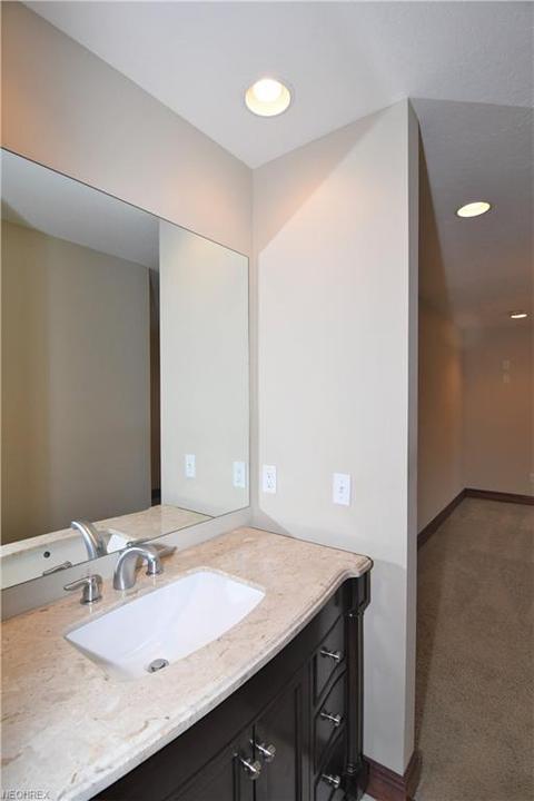 3799 Meadowvale Dr, Akron, OH 44333 photo 22