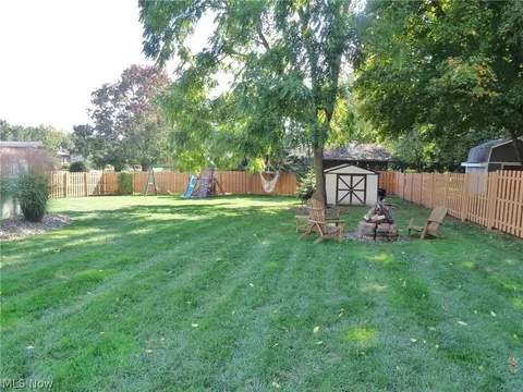 1994 Pineview Dr, Kent, OH 44240 photo 7