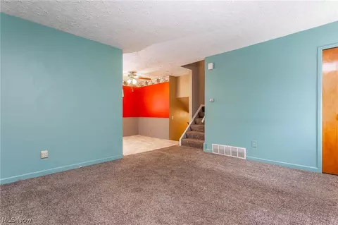 712 Georgetown Ave, Elyria, OH 44035 photo 2