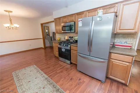 7588 Ridge Rd, Parma, OH 44129 photo 11