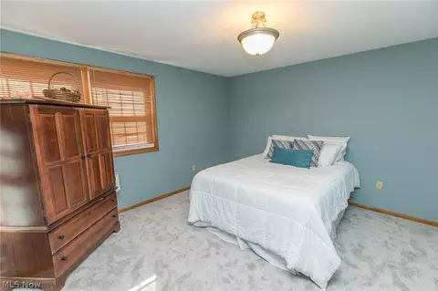7588 Ridge Rd, Parma, OH 44129 photo 15