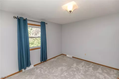 7588 Ridge Rd, Parma, OH 44129 photo 21