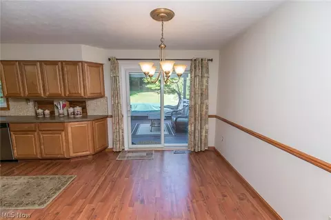7588 Ridge Rd, Parma, OH 44129 photo 8