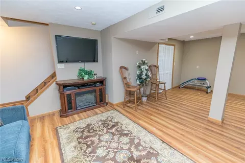7588 Ridge Rd, Parma, OH 44129 photo 27
