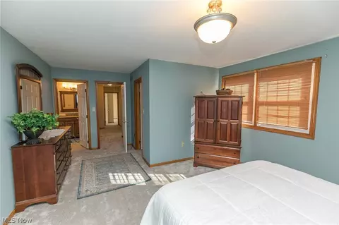 7588 Ridge Rd, Parma, OH 44129 photo 16