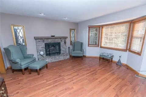 7588 Ridge Rd, Parma, OH 44129 photo 4