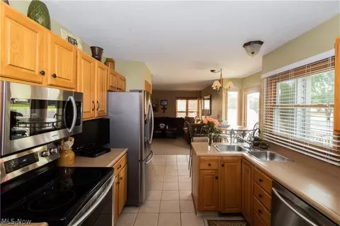 1339 Pheasant Ct, Boardman, OH 44512 photo 2