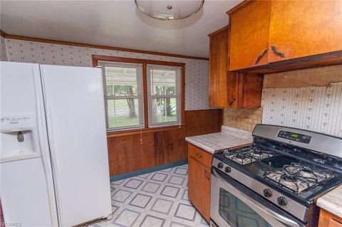 2942 Regent Dr, Akron, OH 44319 photo 11