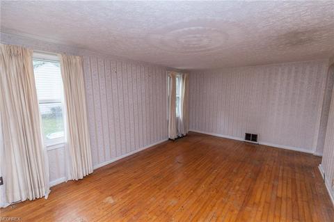 2942 Regent Dr, Akron, OH 44319 photo 14