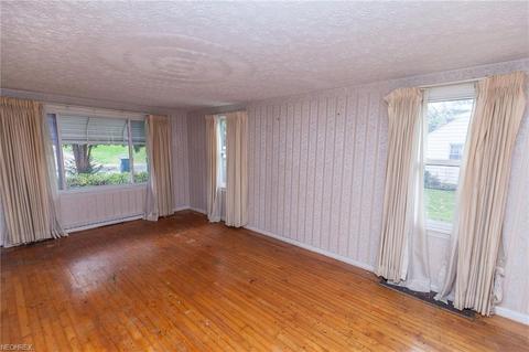 2942 Regent Dr, Akron, OH 44319 photo 13