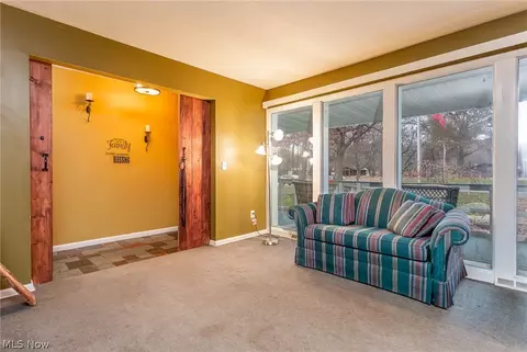 7410 Wake Robin Dr, Parma, OH 44130 photo 4